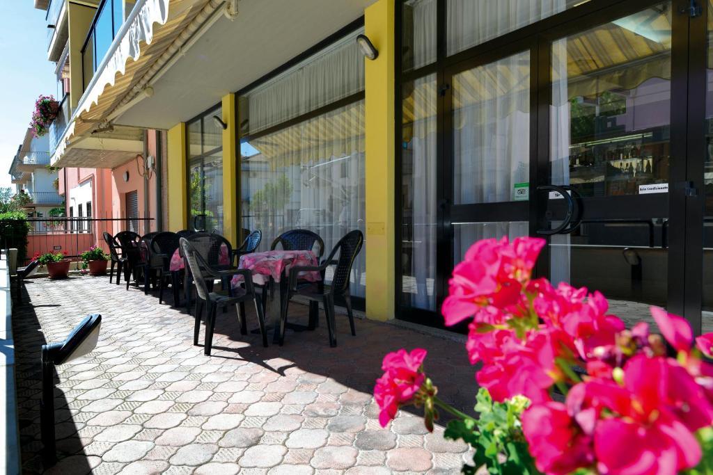 Hotel Residence Margherita Tortoreto Εξωτερικό φωτογραφία